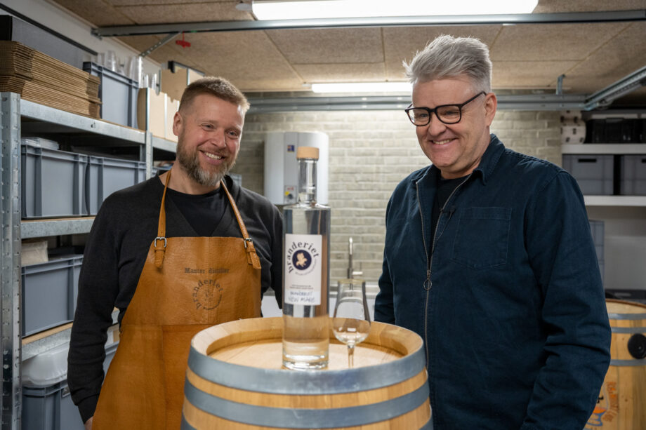 Two-Stacks-Irish-Whiskey-Single-Grain-Double-Barrel_2